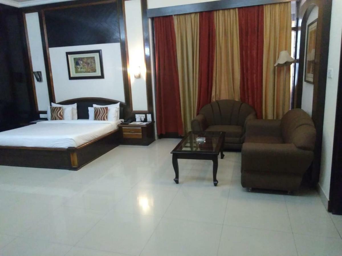 Hotel Rudra Continental Rudrapur Exterior foto